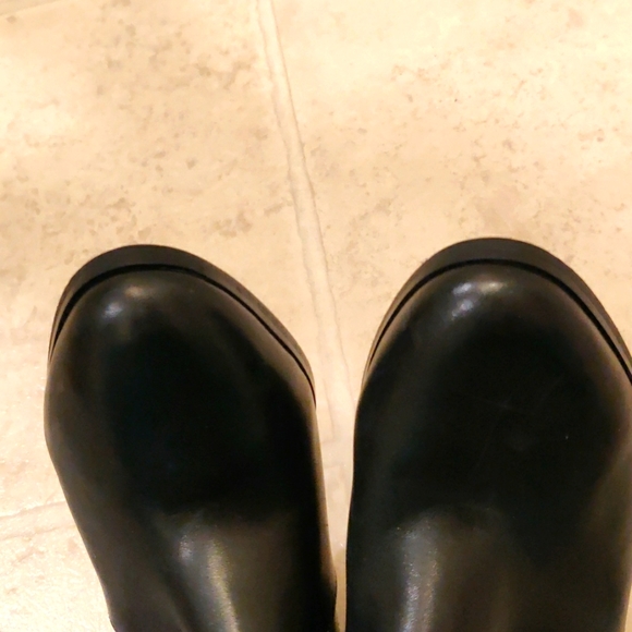 Michael Michael Kors Walden Black leather ankle, buckle boots sz 7 M - Picture 5 of 12